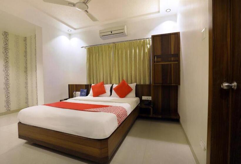 فندق Collection O Satyan Inn