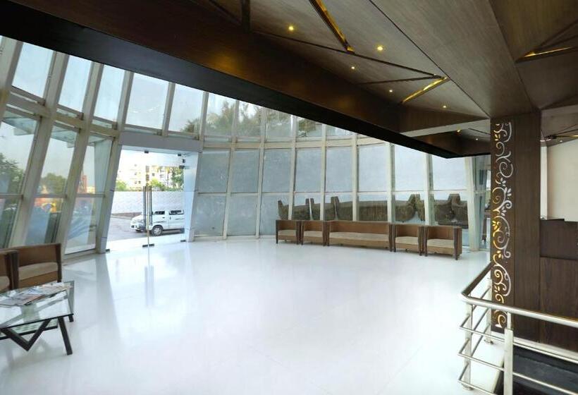 فندق Collection O Satyan Inn