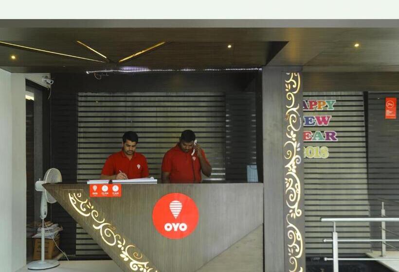 فندق Collection O Satyan Inn