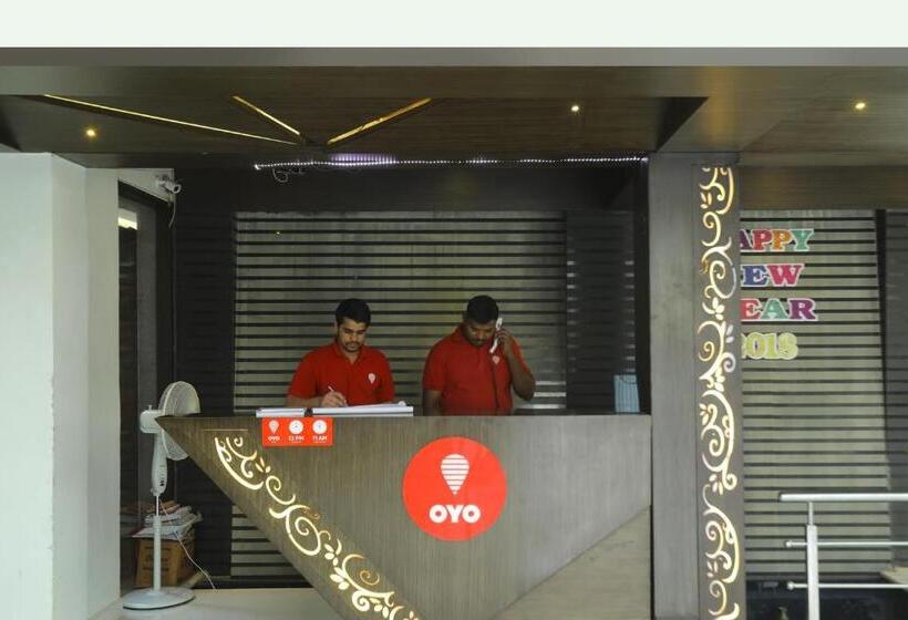 فندق Collection O Satyan Inn