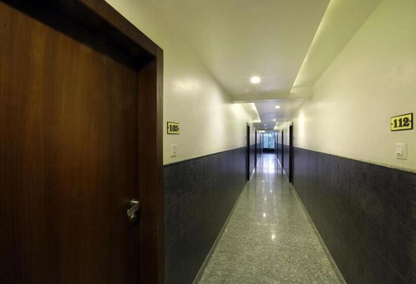 בית מלון כפרי Collection O Satyan Inn