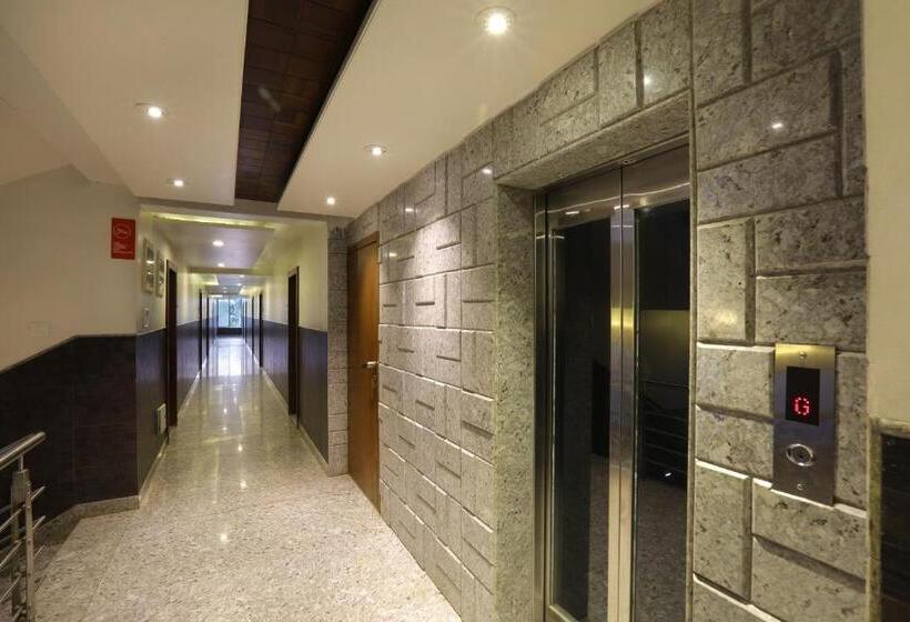 בית מלון כפרי Collection O Satyan Inn