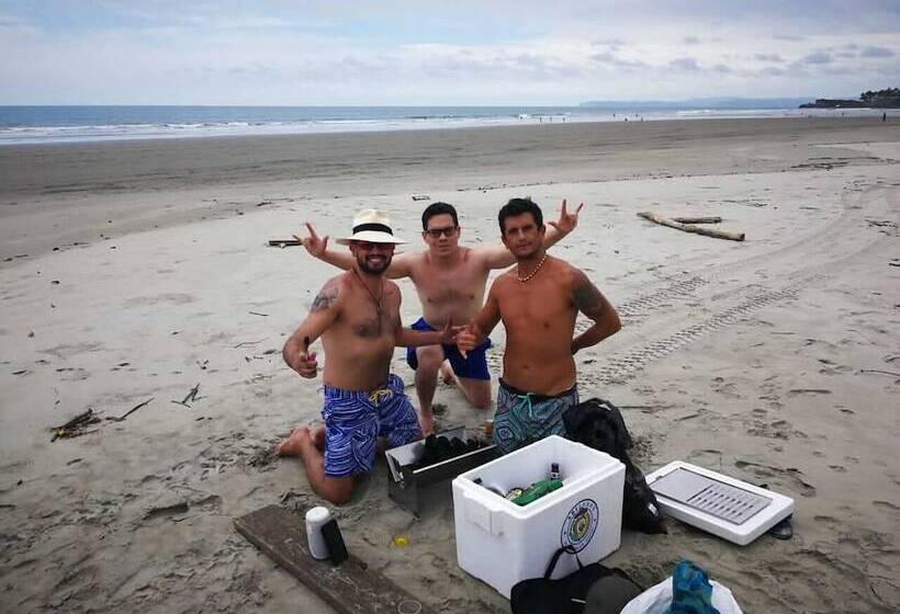 La Facha Hostel Restaurant Surf