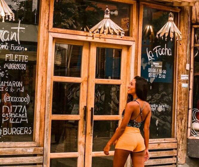 La Facha Hostel Restaurant Surf