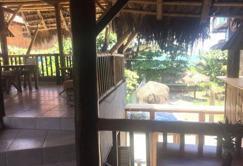 La Facha Hostel Restaurant Surf