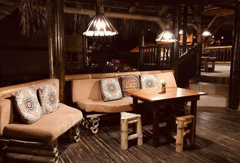 La Facha Hostel Restaurant Surf