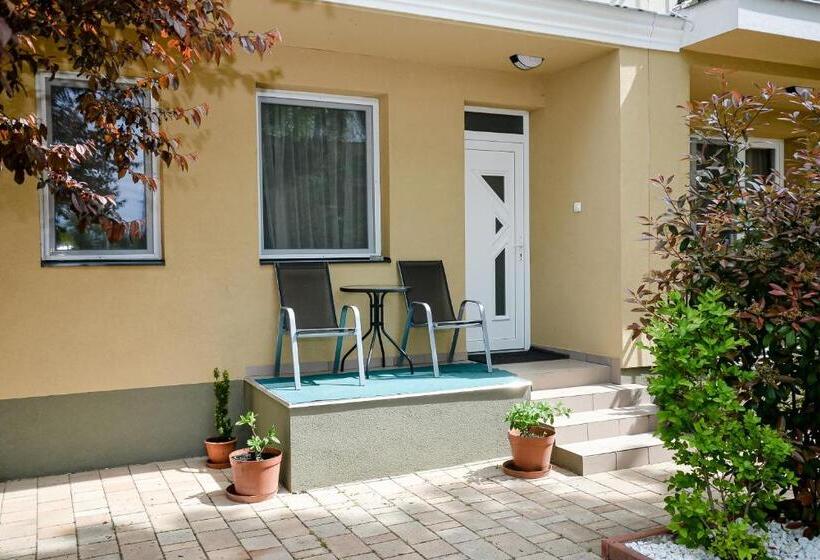 Média Panzió és Apartmanház