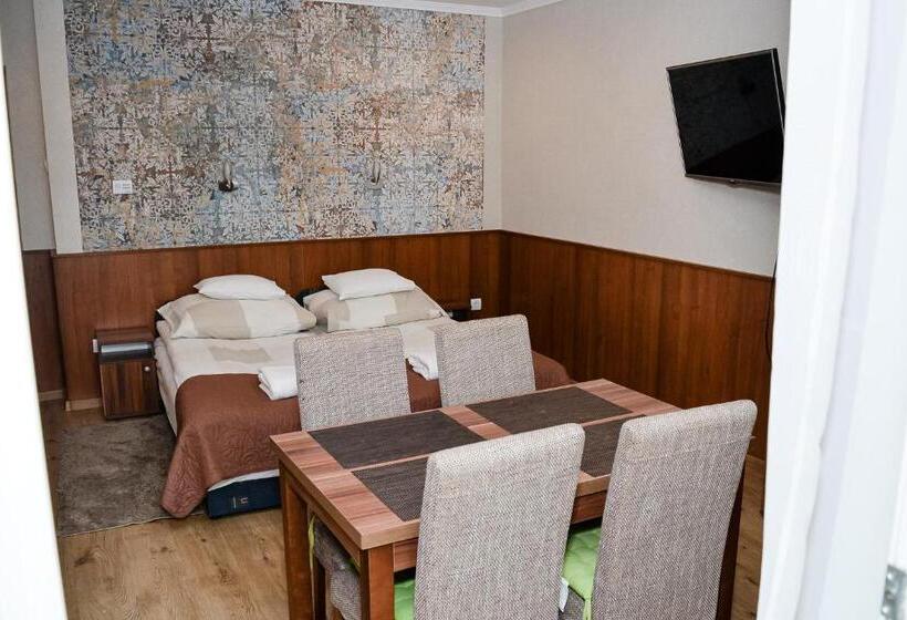 Média Panzió és Apartmanház