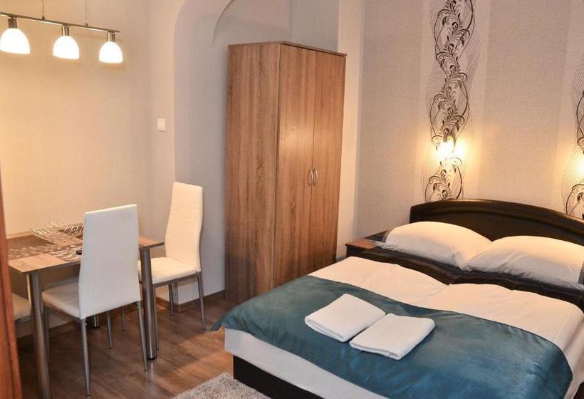 Média Panzió és Apartmanház