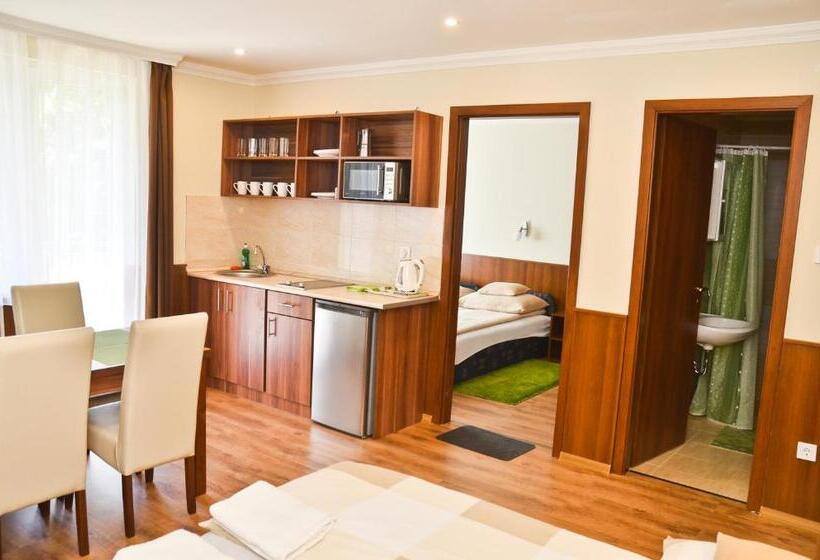 Média Panzió és Apartmanház