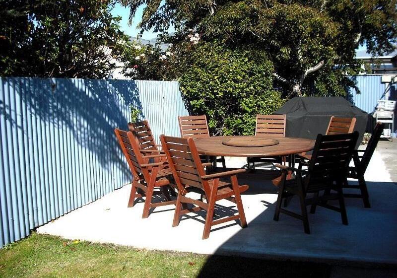 554 Moana Court Motel