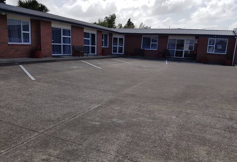 554 Moana Court Motel