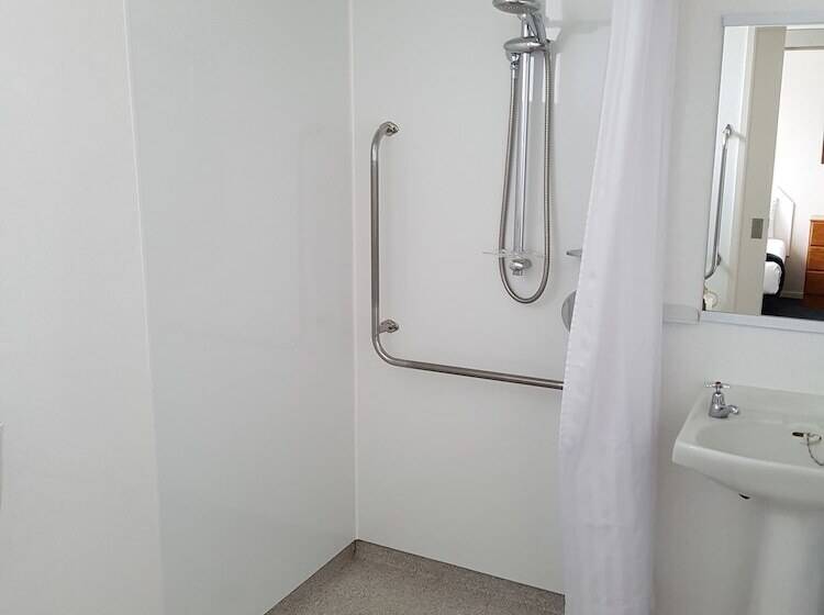 554 Moana Court Motel