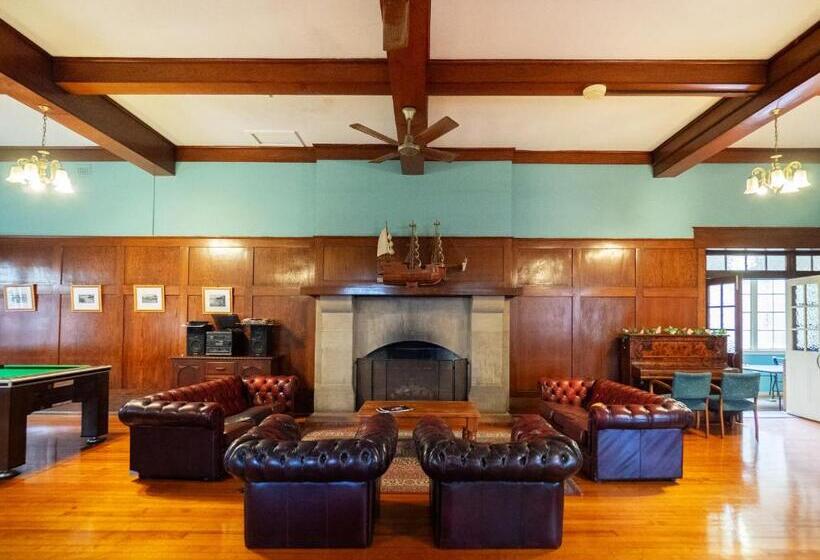 هاستل Yha Newcastle Beach