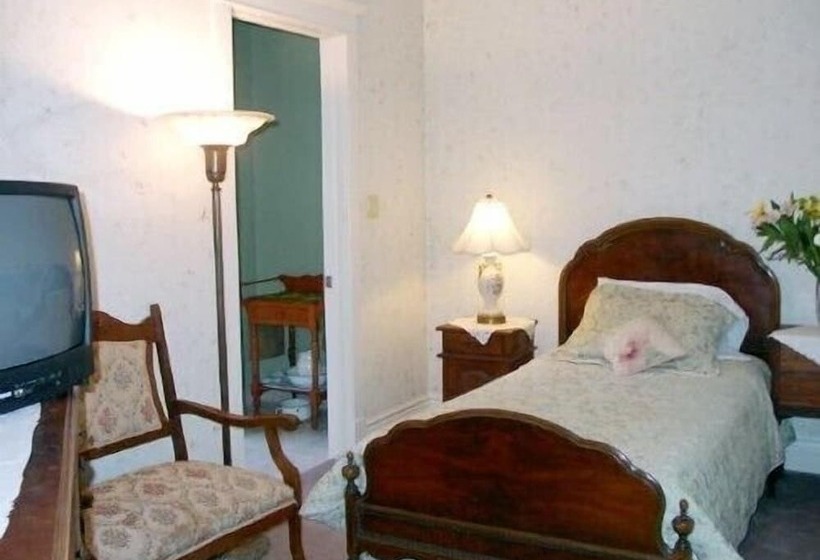 Antique Slumber Old Town Bed & Breakfast