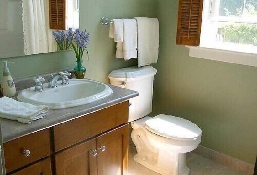 Antique Slumber Old Town Bed & Breakfast