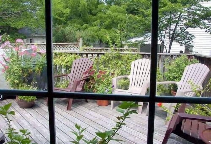 Antique Slumber Old Town Bed & Breakfast