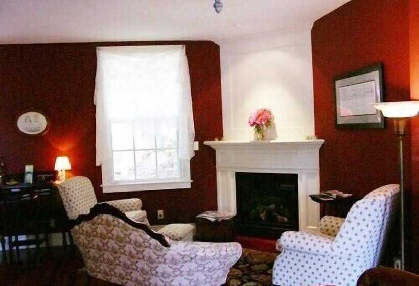 Antique Slumber Old Town Bed & Breakfast