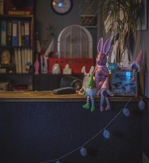 4 Couples & 4 Friends Hostel