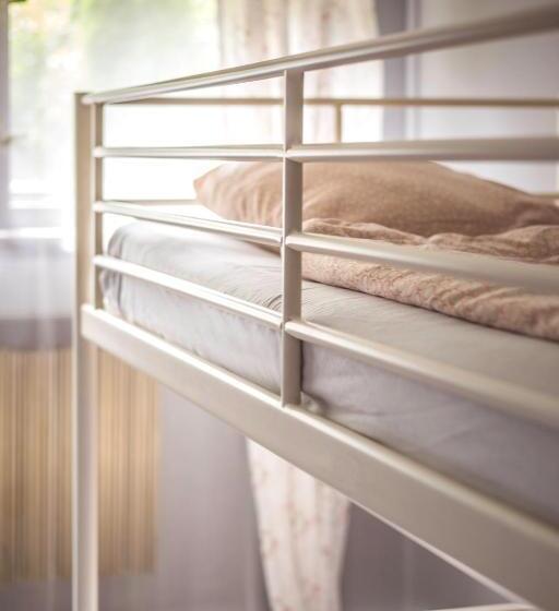 4 Couples & 4 Friends Hostel