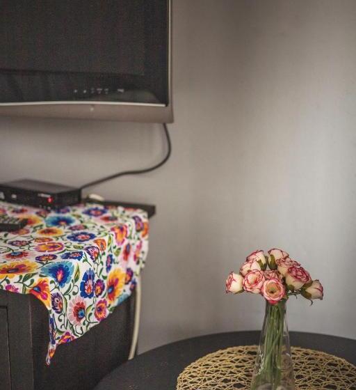 4 Couples & 4 Friends Hostel