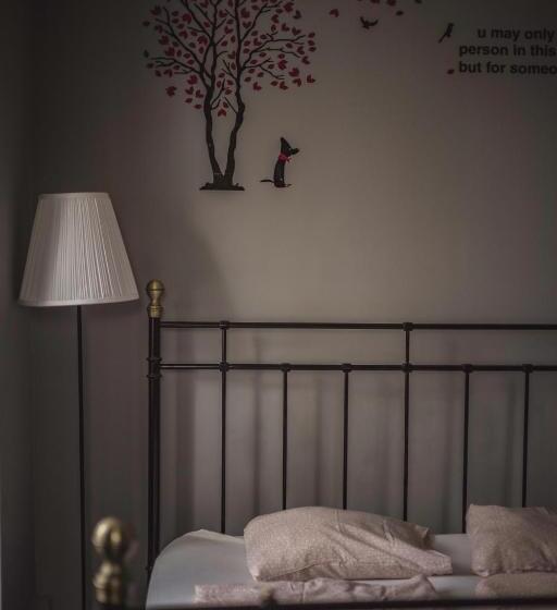 4 Couples & 4 Friends Hostel