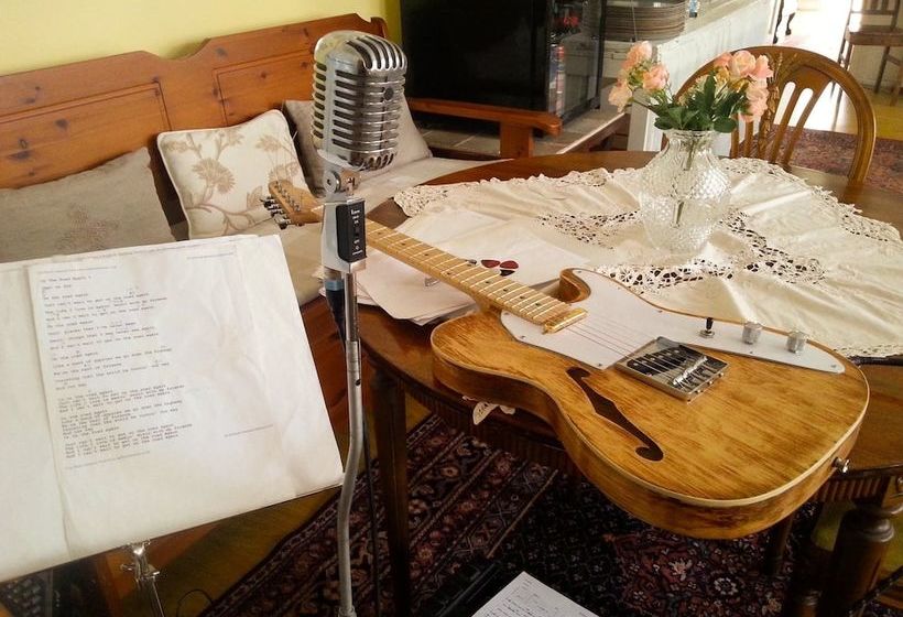 ベッドアンドブレックファースト Villa Rauhasalo