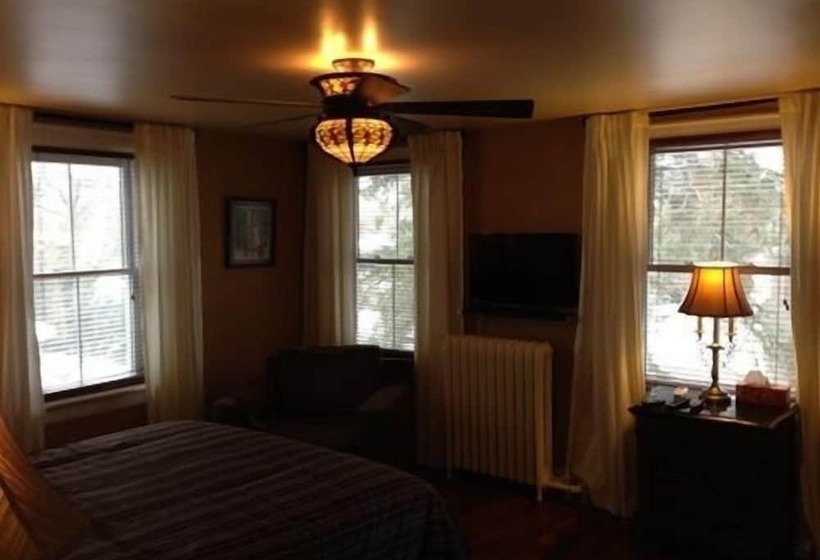 Copper Dreams Bed And Breakfast