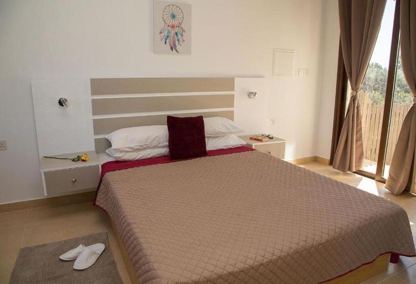 Coral Bay Sunlove Villa