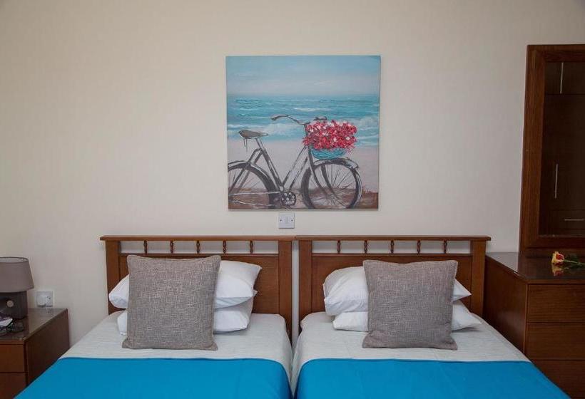 Coral Bay Sunlove Villa