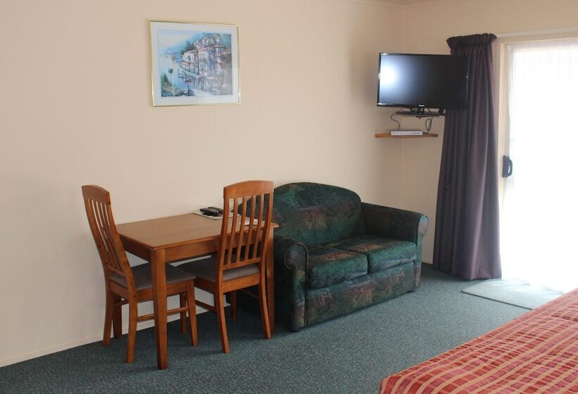 Heritage Court Motel