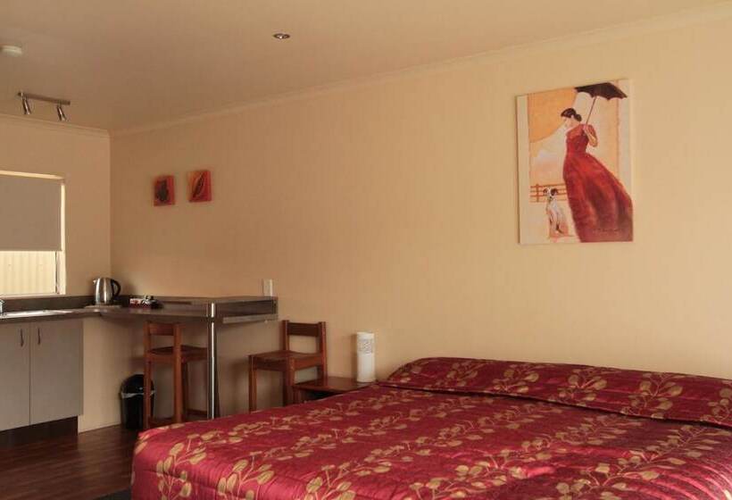 Heritage Court Motel