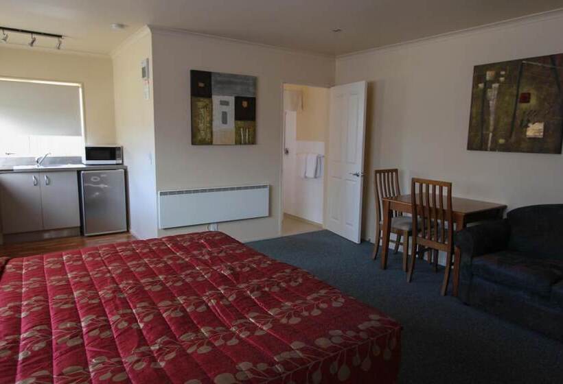 Heritage Court Motel