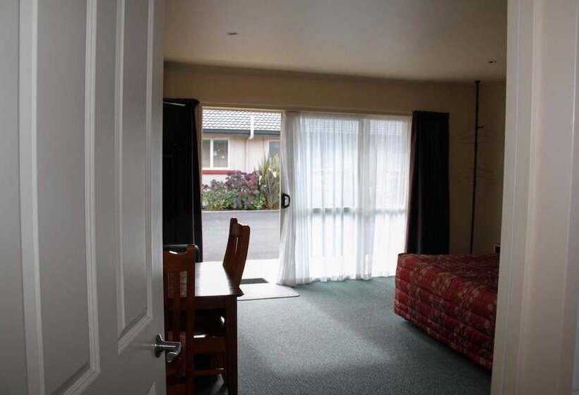 Heritage Court Motel