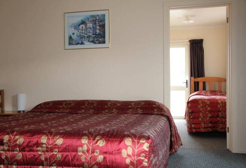 Heritage Court Motel