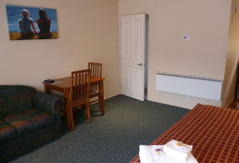 Heritage Court Motel