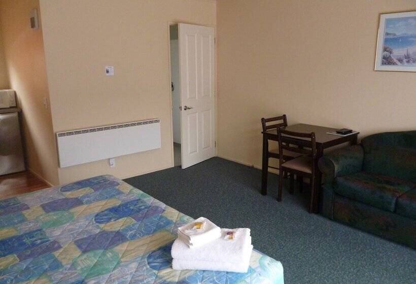 Heritage Court Motel