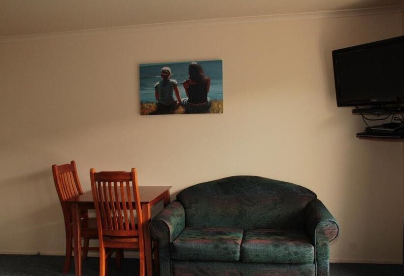 Heritage Court Motel