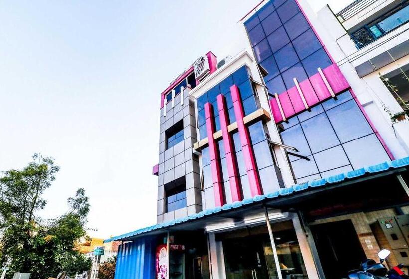 Отель Shri Sai Residency