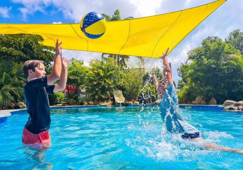 בית מלון כפרי Discovery Parks  Airlie Beach