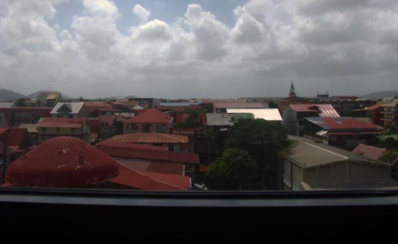 هتل Hôtel Des Amandiers