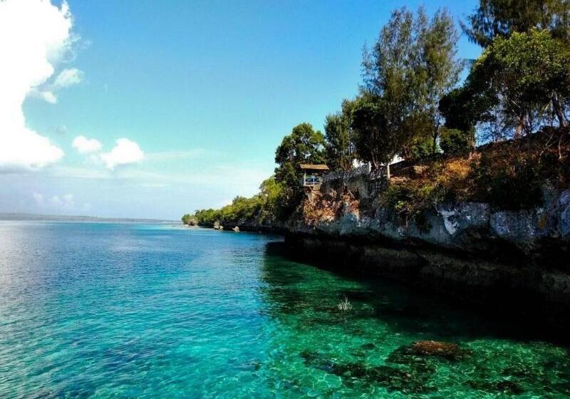 בית מלון כפרי Nirwana Buton Villa