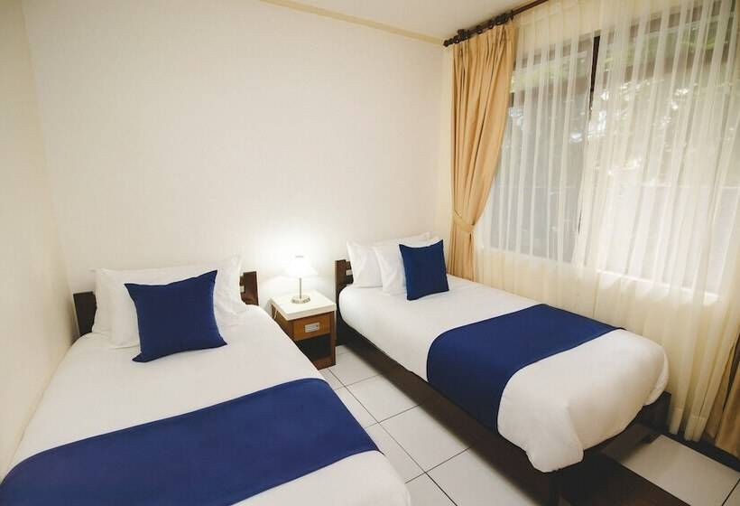 هتل Palace Galapagos