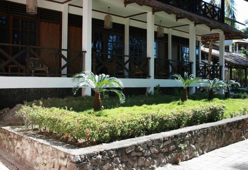 هتل Pandu Lakeside  Tuktuk