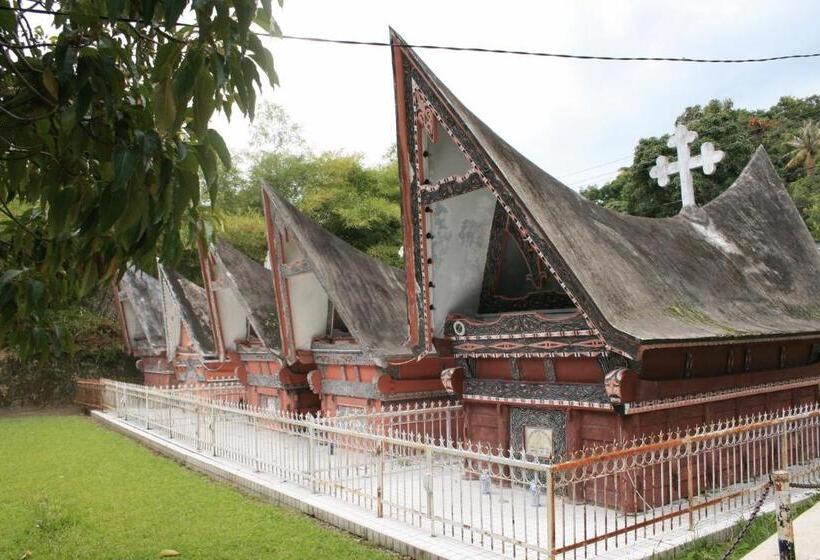 هتل Pandu Lakeside  Tuktuk