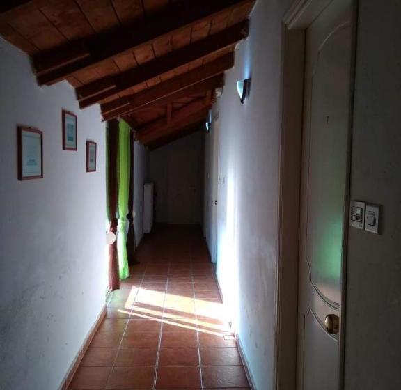 فندق The Village