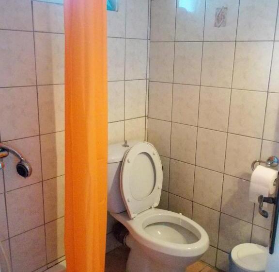 فندق The Village