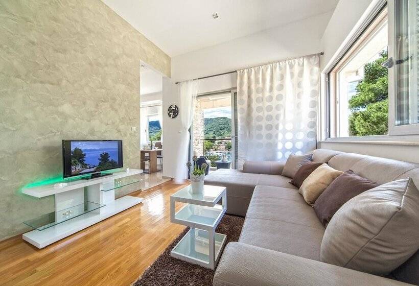 Madrugada Apartments