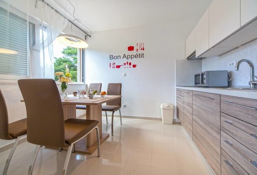 Madrugada Apartments