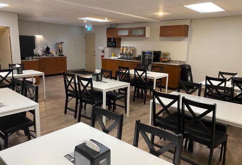 فندق على الطريق Dauphin Inn Express